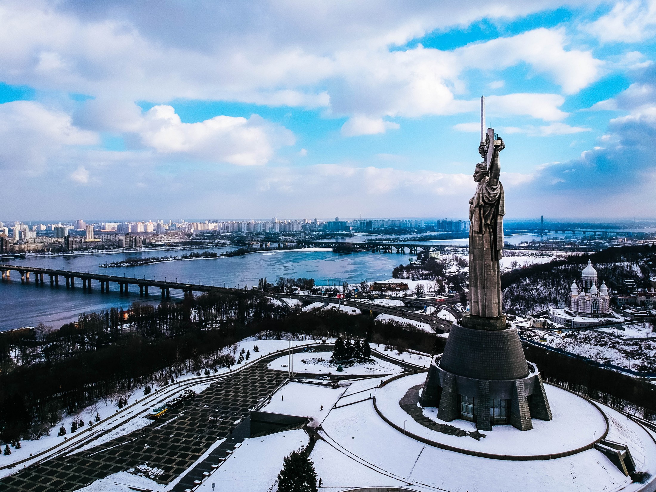 ukraine-war-25-dead-as-russian-missiles-hit-cities